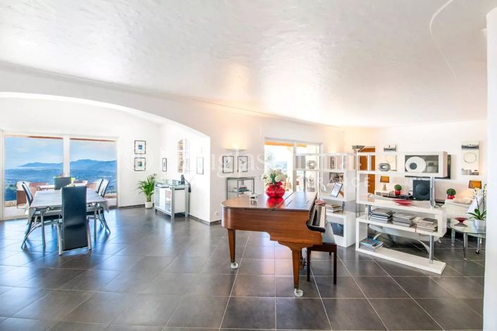 Image No.8-Maison de 5 chambres à vendre à Châteauneuf-Grasse