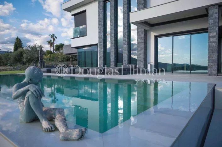 Image No.2-5 Bed House for sale