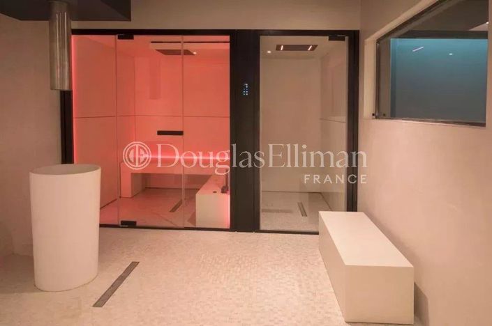 Image No.5-5 Bed House for sale