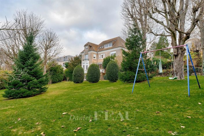 Image No.20-7 Bed House for sale