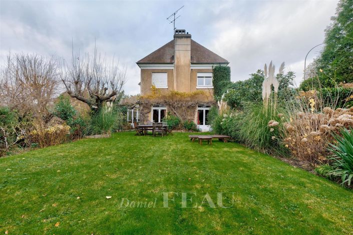 Image No.24-7 Bed House for sale