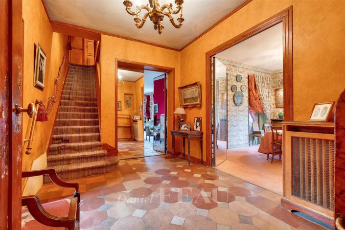 Image No.7-7 Bed House for sale