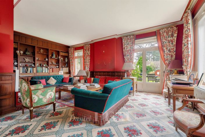 Image No.9-7 Bed House for sale