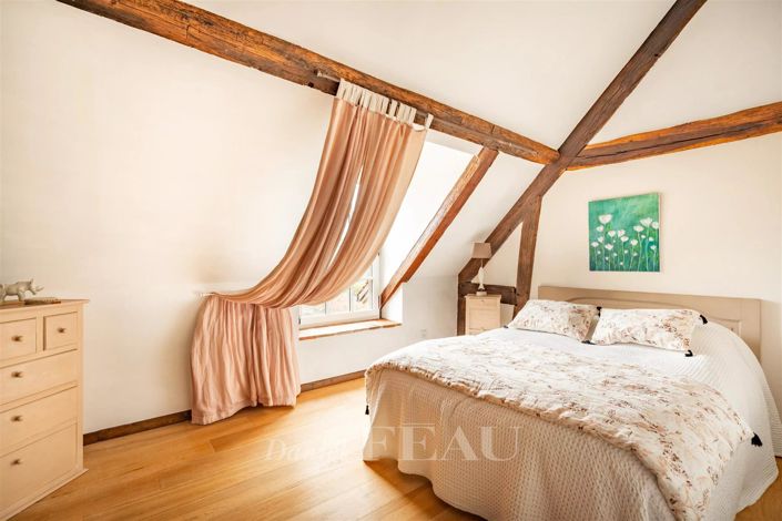 Image No.10-3 Bed House for sale