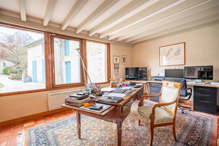 Image No.7-5 Bed House for sale