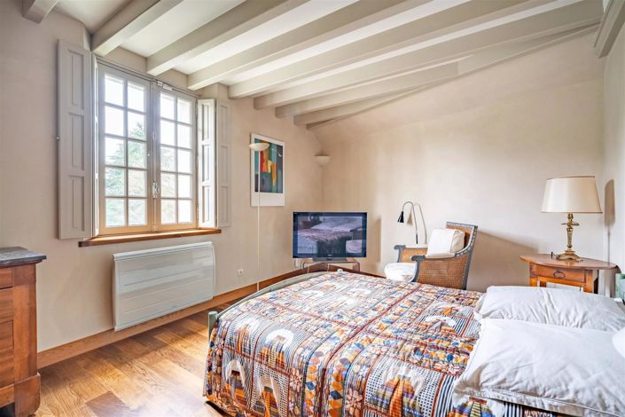 Image No.9-5 Bed House for sale