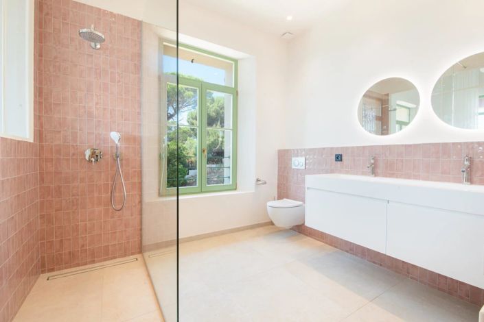 Image No.11-5 Bed House for sale