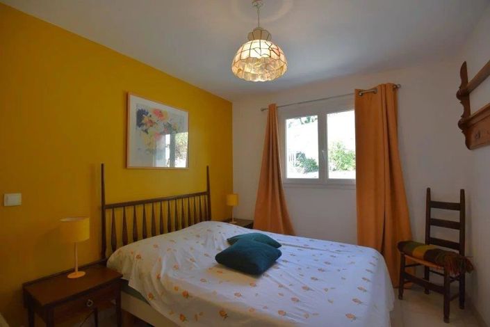 Image No.10-3 Bed House for sale