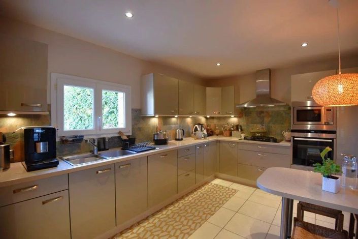 Image No.6-3 Bed House for sale