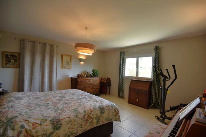 Image No.8-3 Bed House for sale