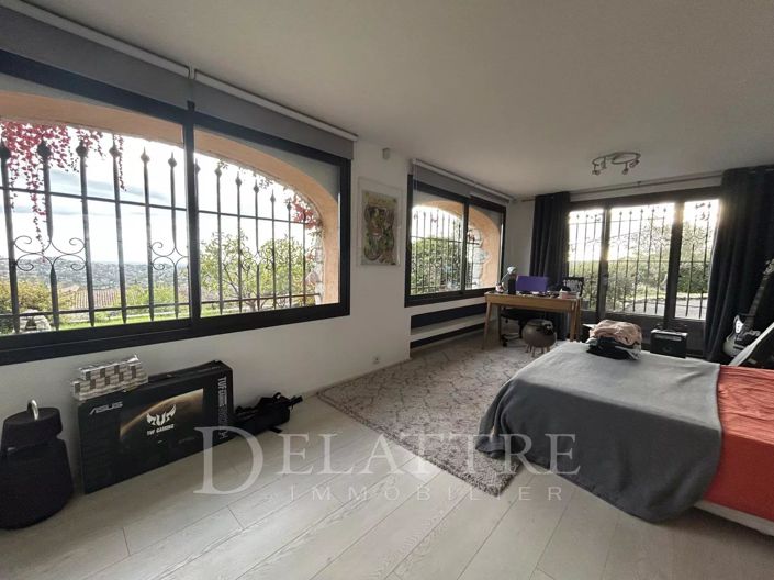 Image No.14-3 Bed House for sale