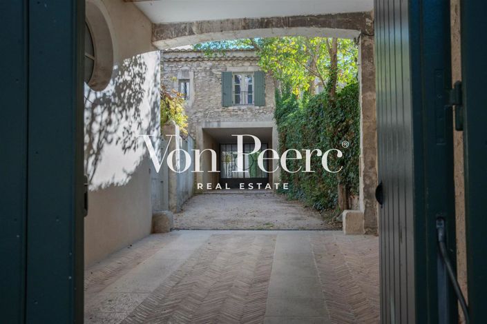 Image No.7-10 Bed House for sale