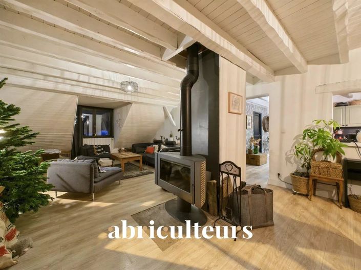 Image No.10-8 Bed House for sale