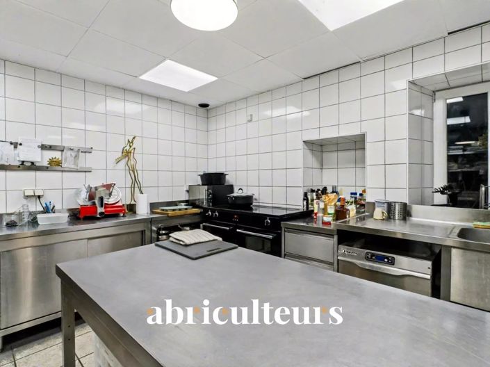 Image No.18-8 Bed House for sale