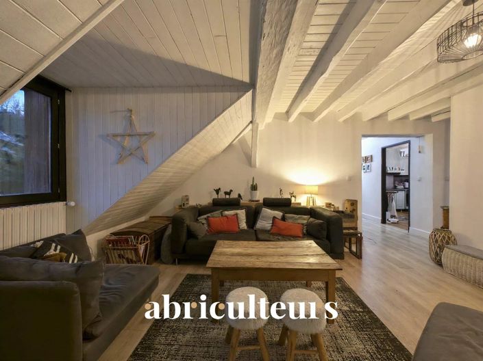 Image No.9-8 Bed House for sale