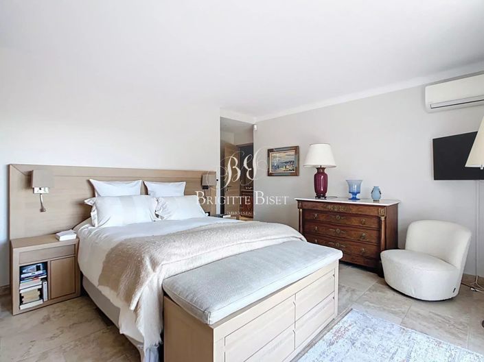 Image No.12-6 Bed House for sale