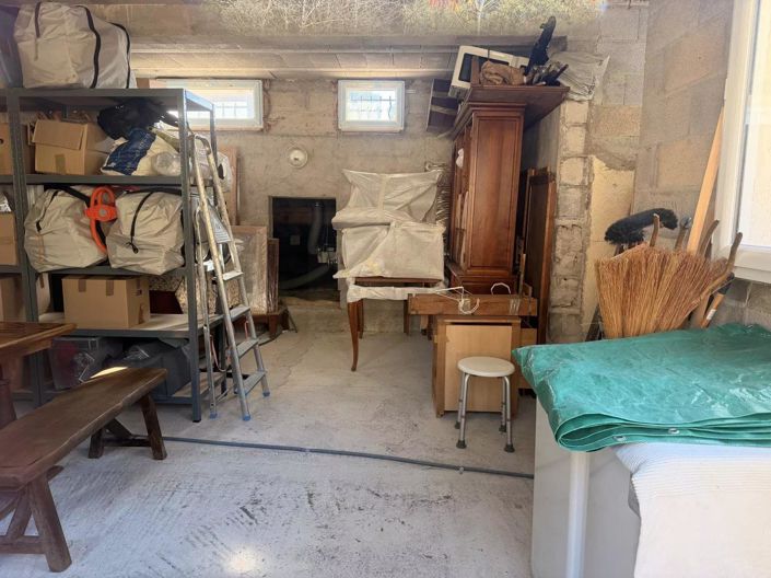 Image No.36-8 Bed House for sale