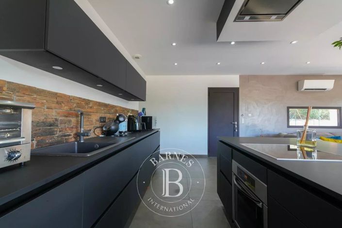 Image No.4-3 Bed House for sale