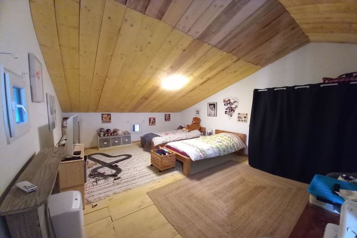 Image No.12-4 Bed House for sale