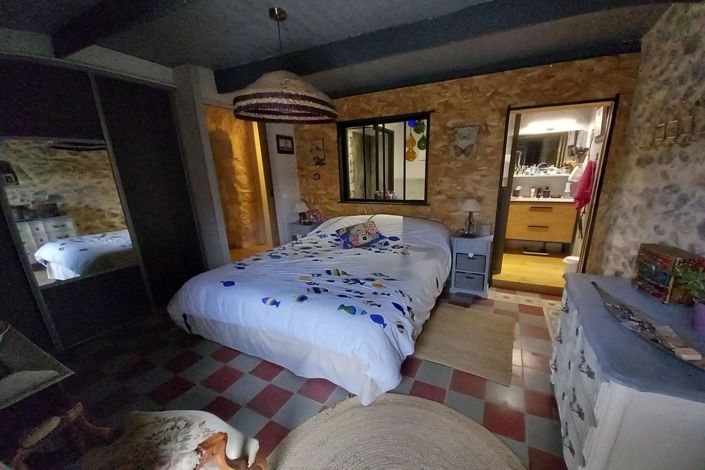 Image No.8-4 Bed House for sale