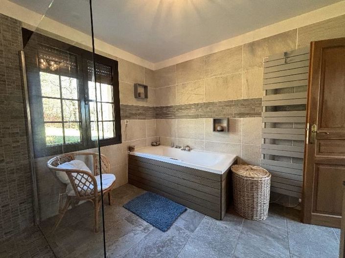 Image No.8-4 Bed House for sale