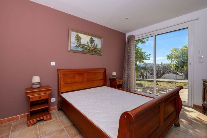 Image No.11-5 Bed House for sale