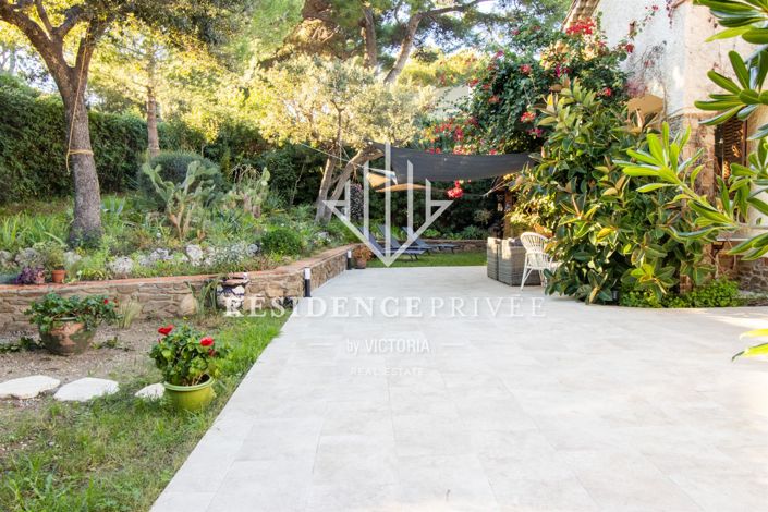 Image No.2-5 Bed House for sale