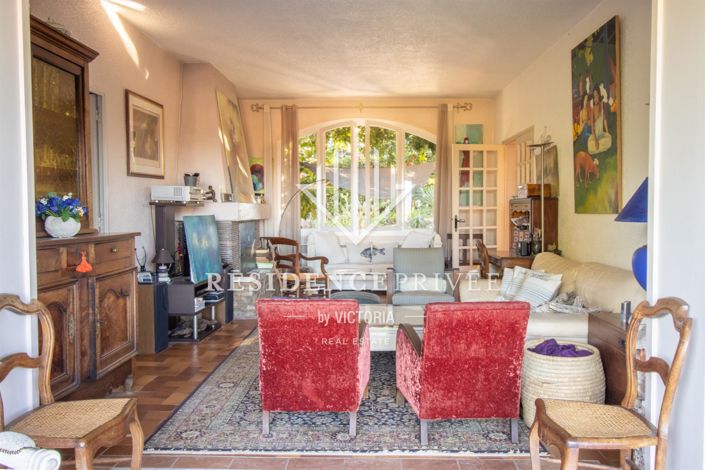 Image No.3-5 Bed House for sale