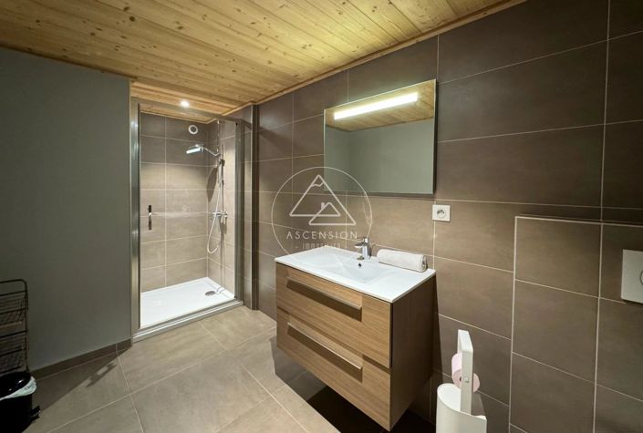 Image No.10-5 Bed House for sale