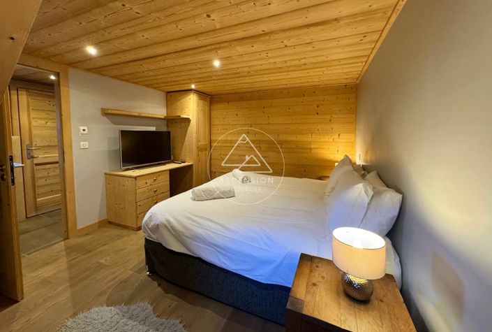 Image No.18-5 Bed House for sale