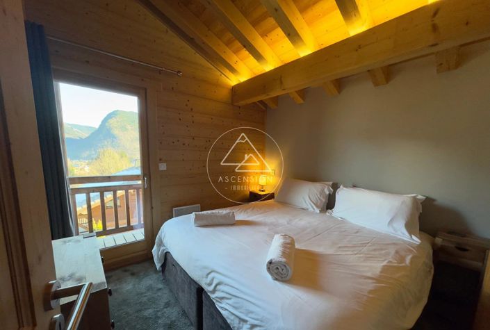 Image No.7-5 Bed House for sale