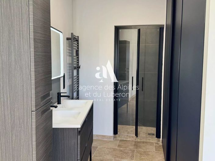 Image No.8-3 Bed House for sale