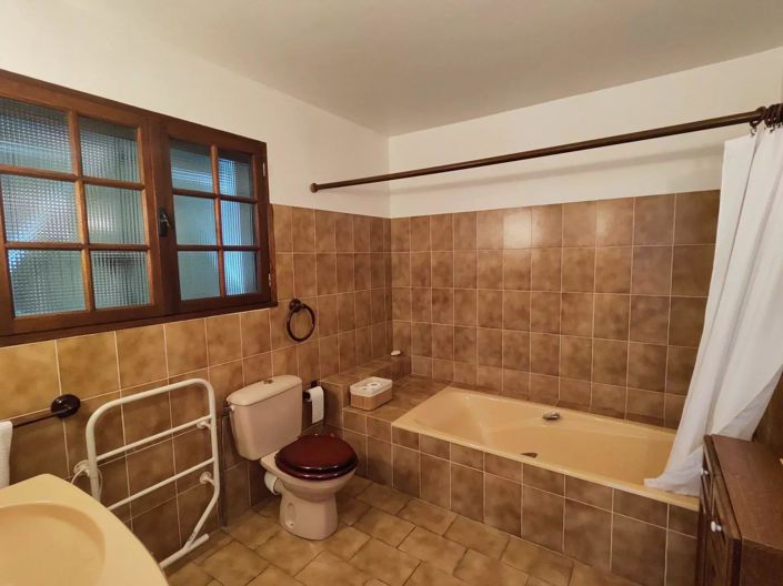 Image No.11-4 Bed House for sale