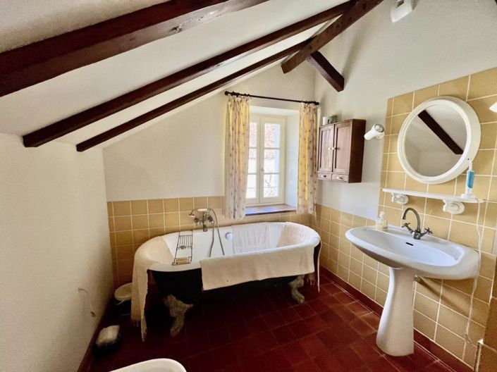 Image No.10-4 Bed House for sale