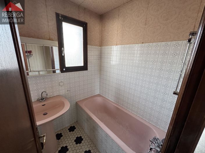 Image No.9-3 Bed House for sale