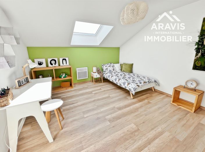 Image No.9-3 Bed Property for sale