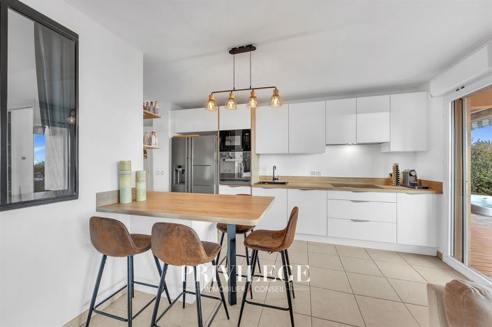 Image No.11-3 Bed House for sale