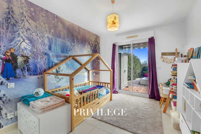 Image No.19-3 Bed House for sale