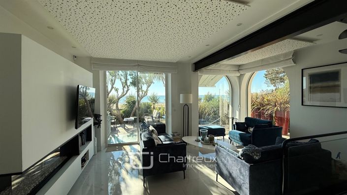 Image No.4-8 Bed House for sale