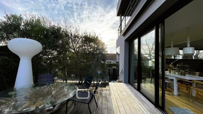 Image No.21-4 Bed House for sale