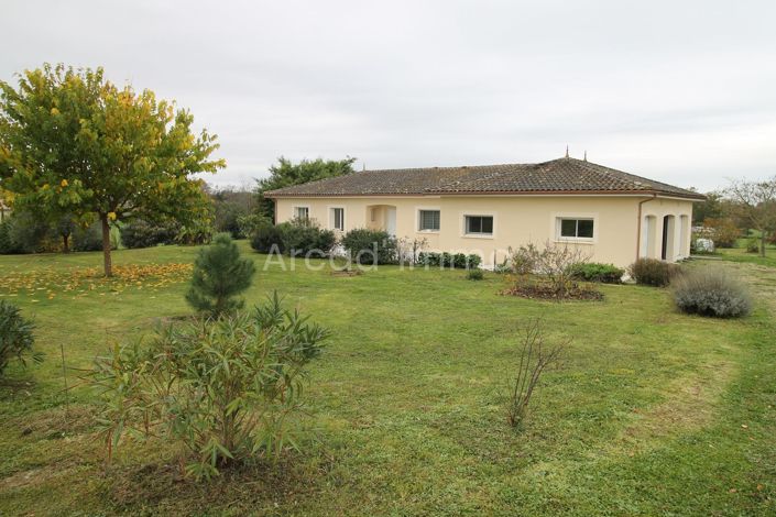 Image No.10-3 Bed House for sale