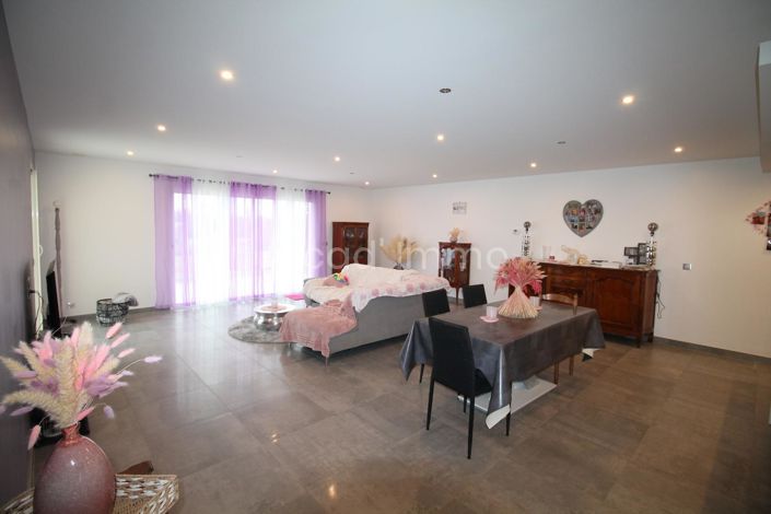 Image No.4-3 Bed House for sale