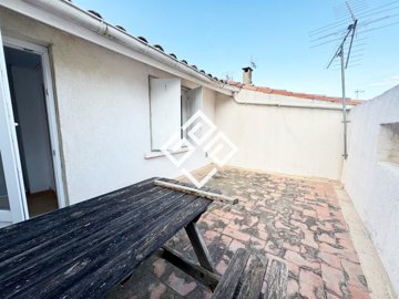 1 - Ouveillan, Maison