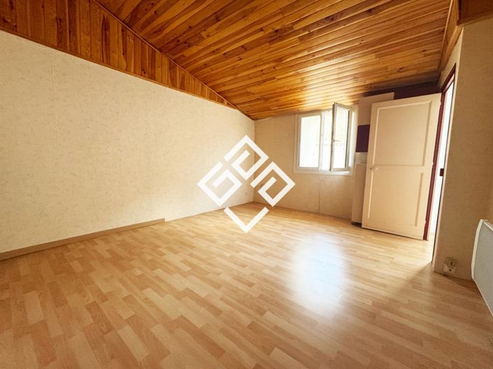 Image No.7-2 Bed House for sale