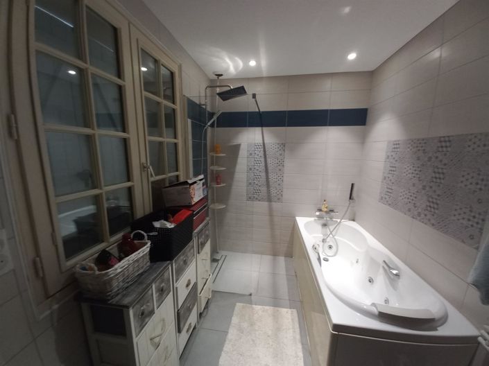 Image No.10-4 Bed House for sale