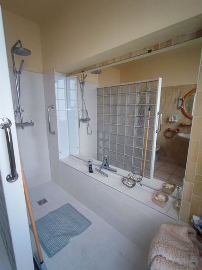 Image No.25-4 Bed House for sale