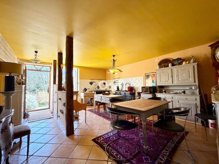 Image No.10-3 Bed House for sale