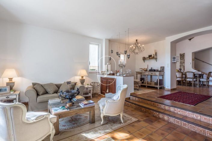 Image No.7-5 Bed House for sale