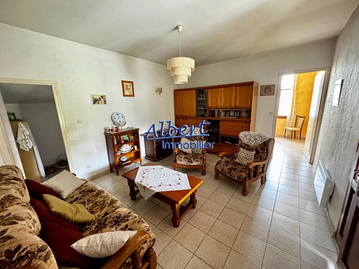 Image No.10-2 Bed House for sale