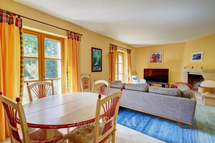 Image No.3-4 Bed House for sale